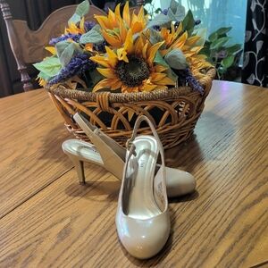 Comfort Plus By Predictions Beige Heels, Size 9M